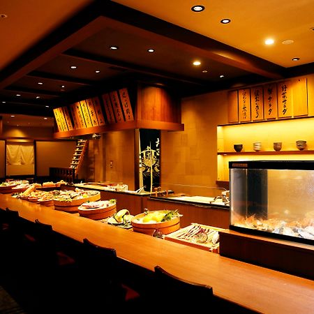 千岁ana皇冠假日酒店 外观 照片 Interior of a sushi bar